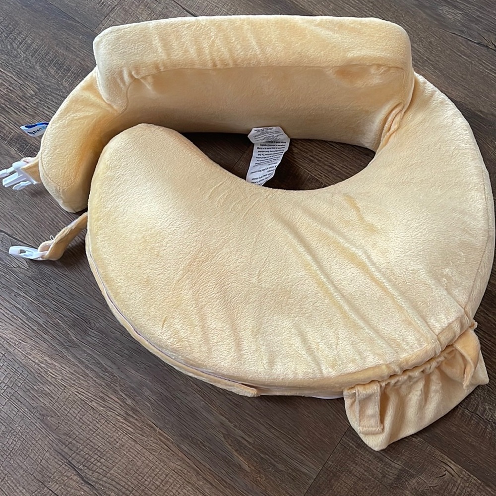 * Never used * Brest friend breast feeding pillow